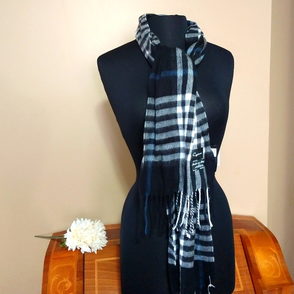 Cejon Scarf - Picture 1 of 6